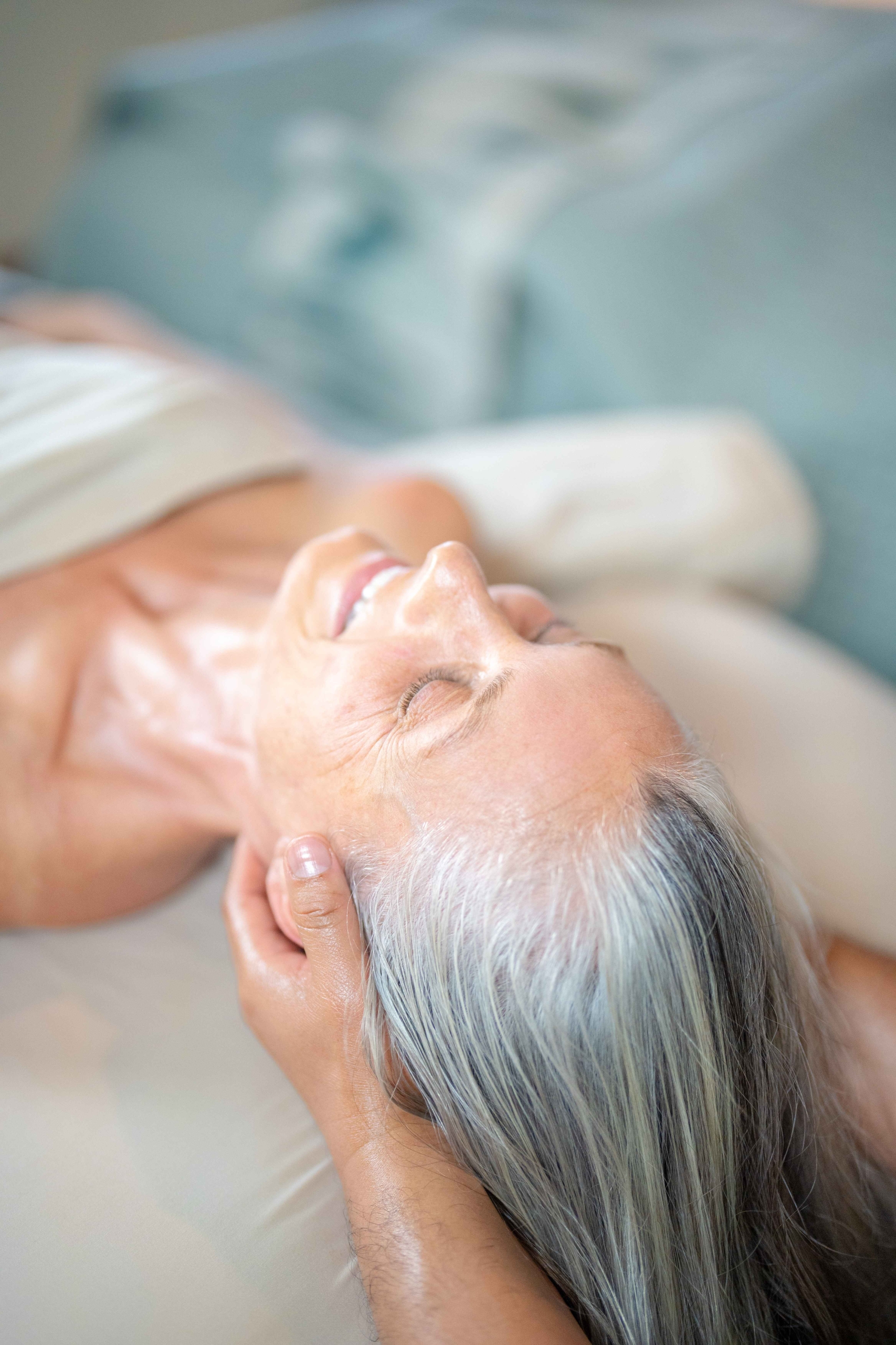 guest getting massage at Murrieta Springs