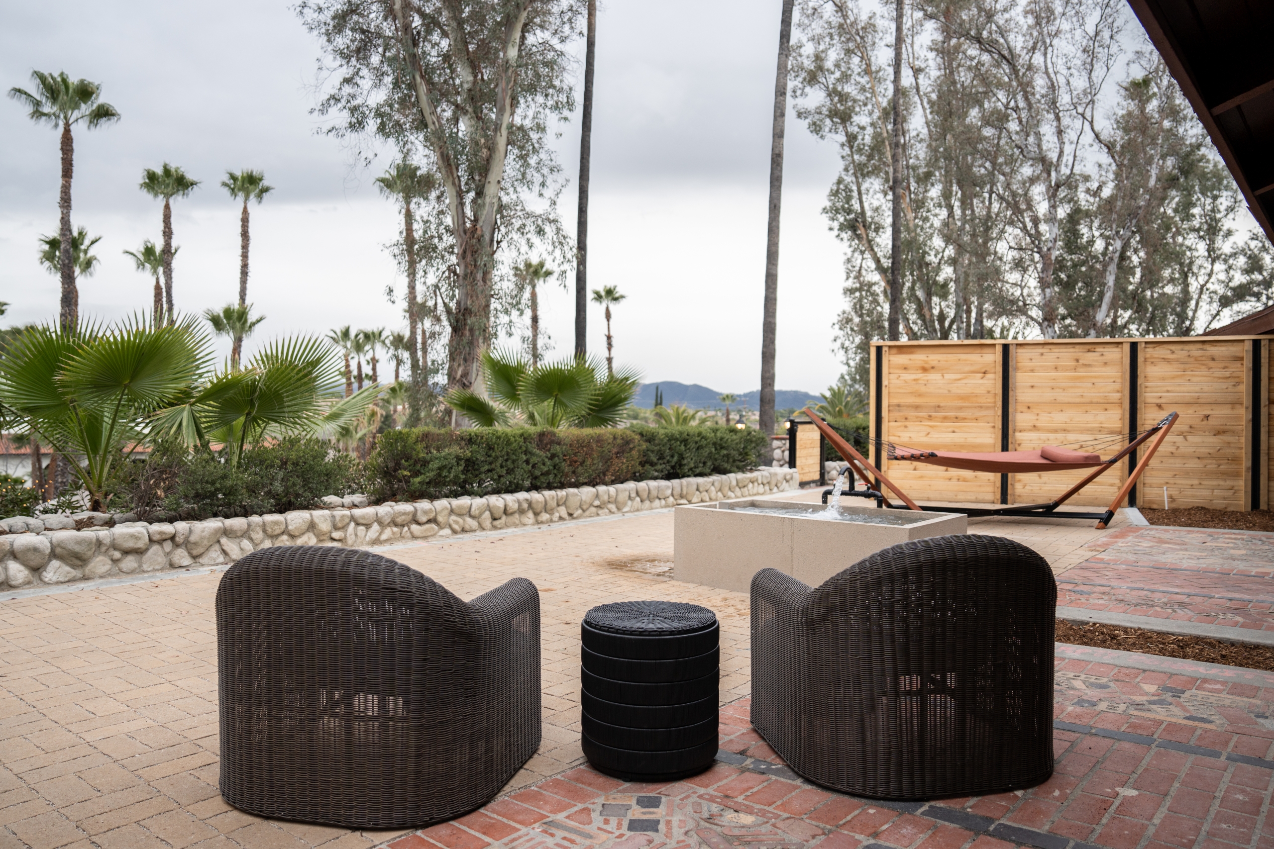 Hillside King patio sitting area with Soaking Tub