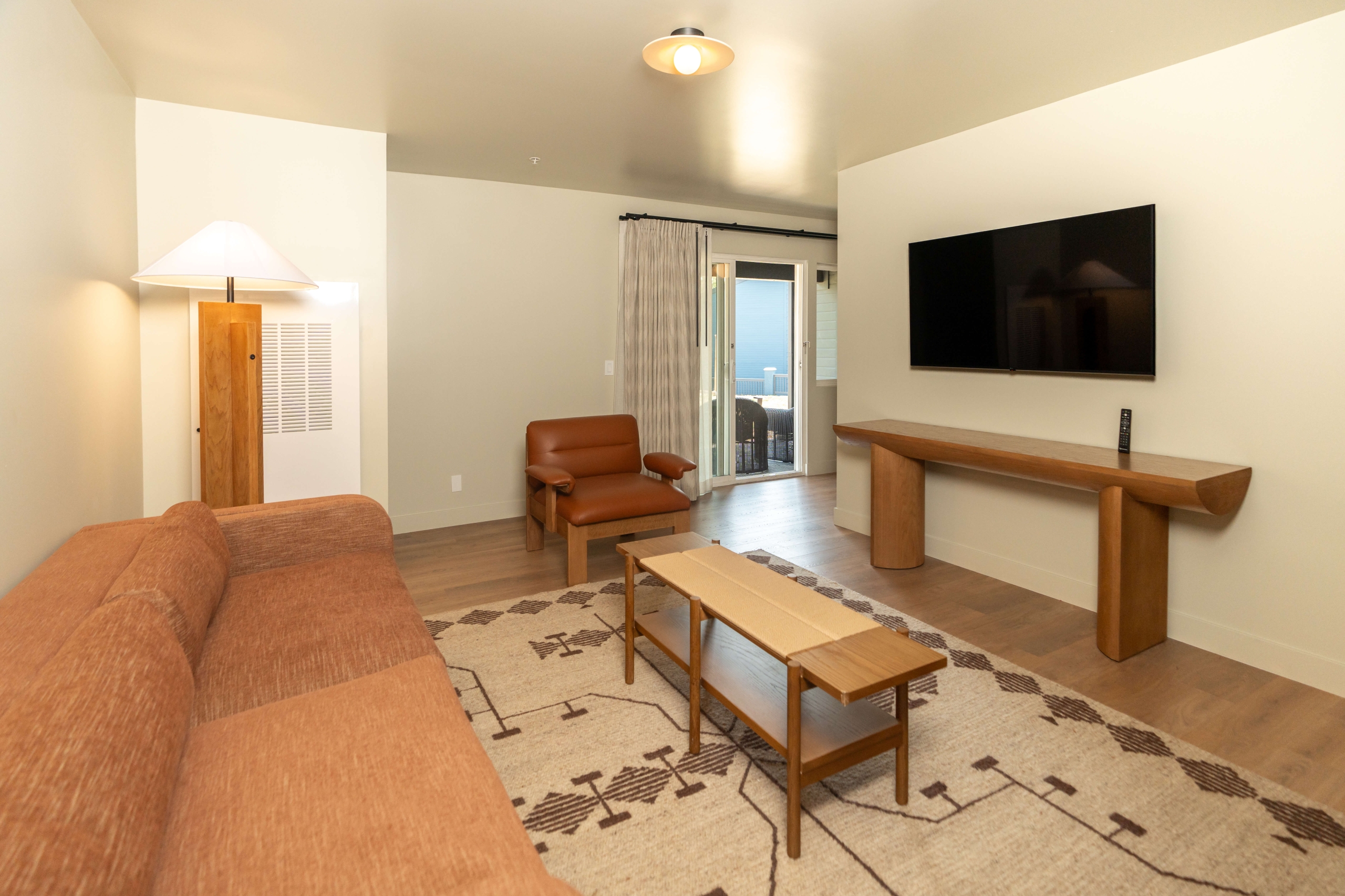 Spring Lodge Jr. King Suite